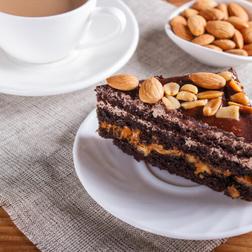 prajitura alune crocante ciocolata caramel