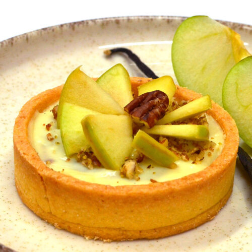 tarta cu mar si nuca pecan featured crop
